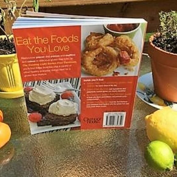 THE COOKING LIGHT GLUTEN-FREE COOKBOOK LIKE NEW - Picture 2 of 4